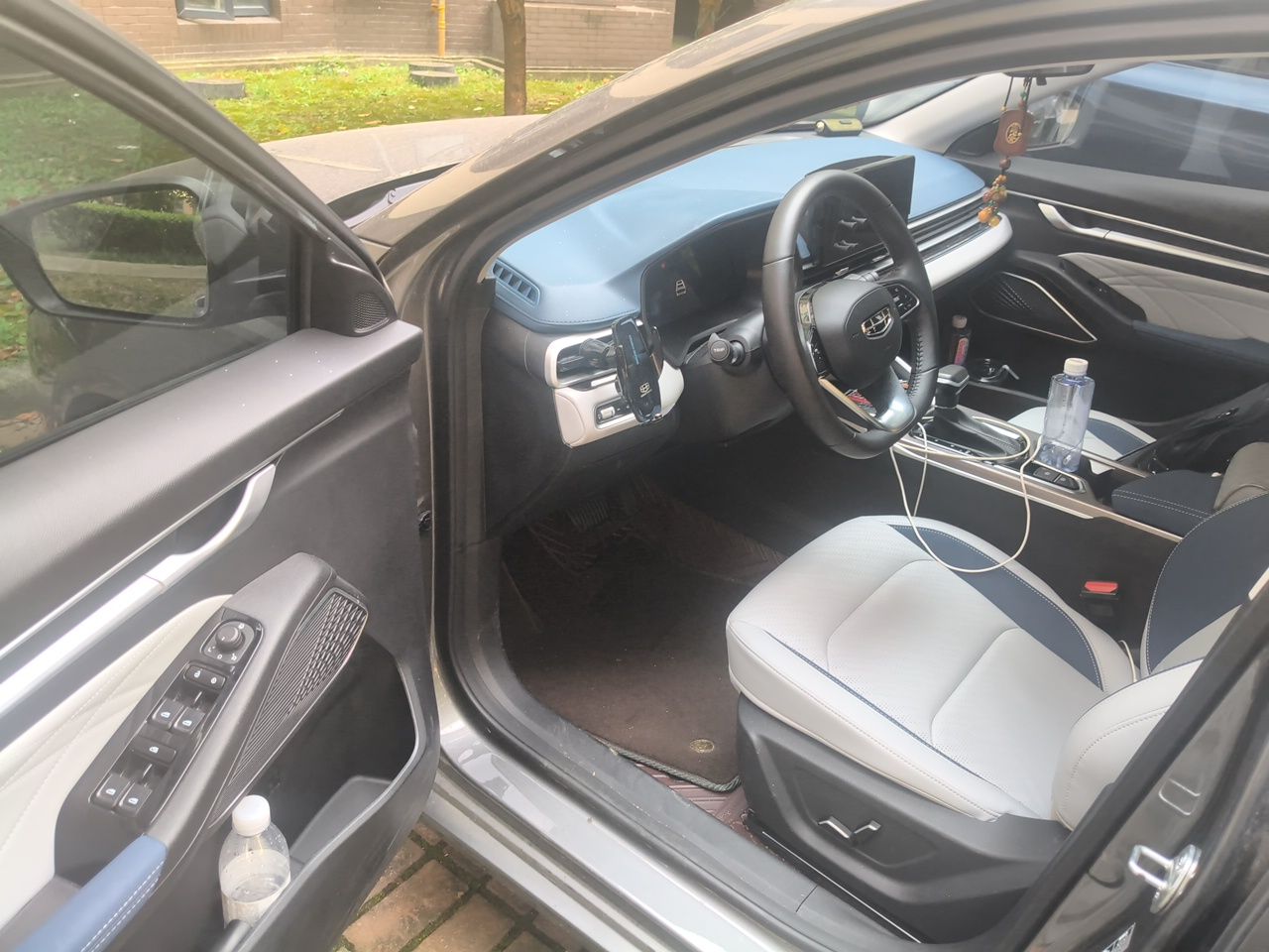 Geely Auto Emgrand 2022 4th Generation 1.5L CVT Flagship Model — снимка 16