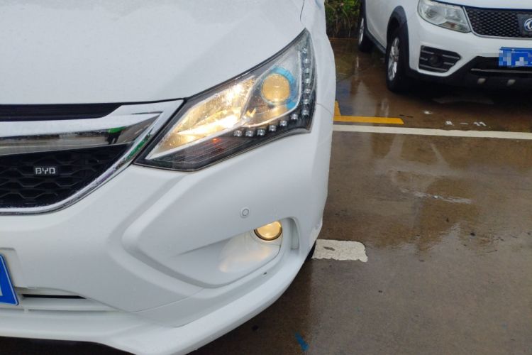 Used BYD Song 2017 Gaishe Upgrade Edition 1.5TID Automatic Elite Model Left Front Headlight