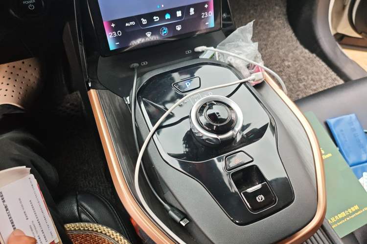 Used Toyota bZ3 2023 517 km Elite PRO Gear Lever