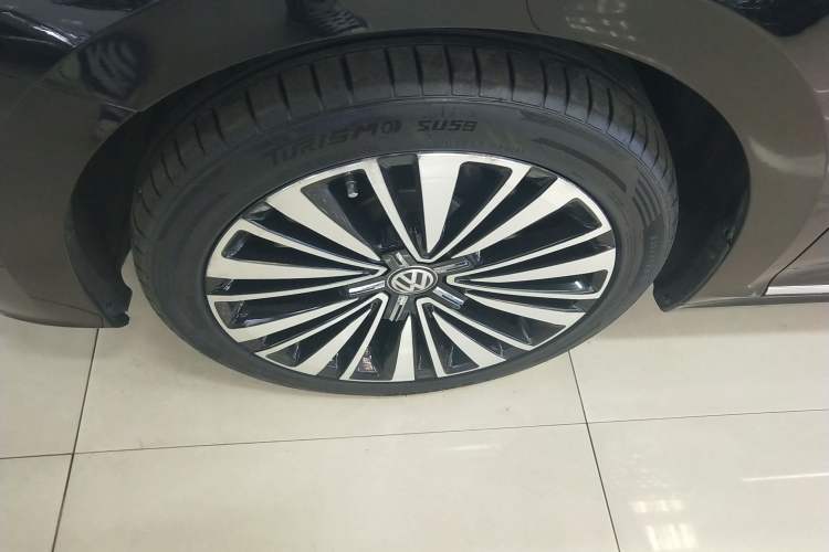 Used Volkswagen Passat 2019 330TSI Prestige Edition China V Standard Left Front Wheel Hub