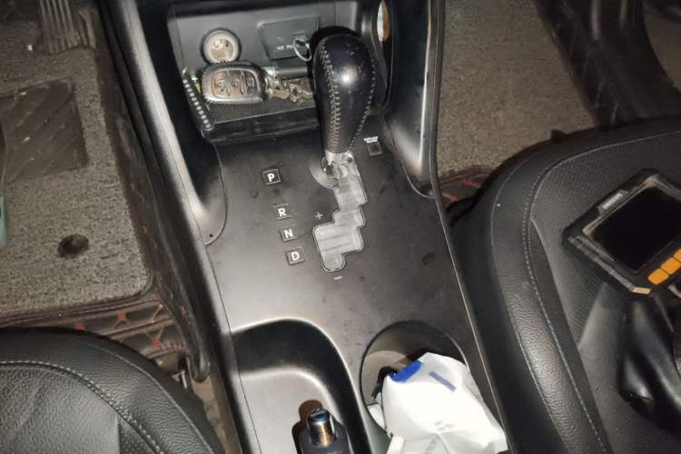 Used Hyundai ix35 2012 2.0L Automatic Two-Wheel Drive Elite Edition GLS Gear Lever