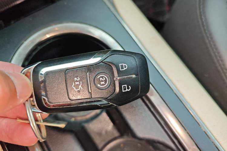 Used Lincoln MKC 2014 2.0T Two-Wheel-Drive Luxury Edition Vehicle Key