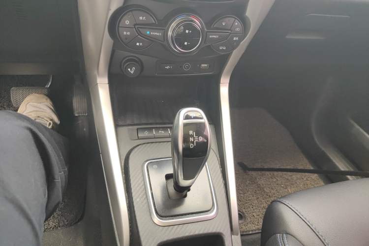 Used BYD Yuan New Energy 2018 EV360 Smart Connect Cool Edition Gear Lever