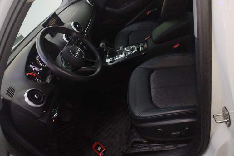 Used Audi A3 2019 Limousine 35 TFSI Fashion Edition China V standard
