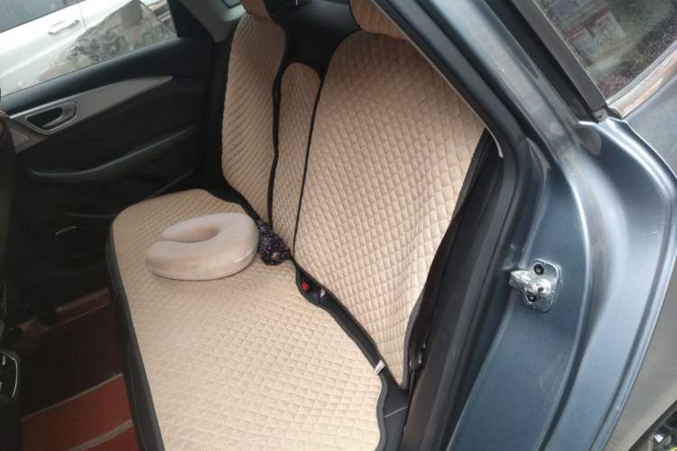 Used Roewe i6 MAX 2020 300TGI Automatic "Swell Cool Smart Drive" Edition Left Rear Seat