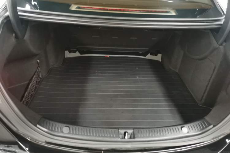 Used Mercedes-Benz E-Class 2023 Facelift E 260 L Trunk