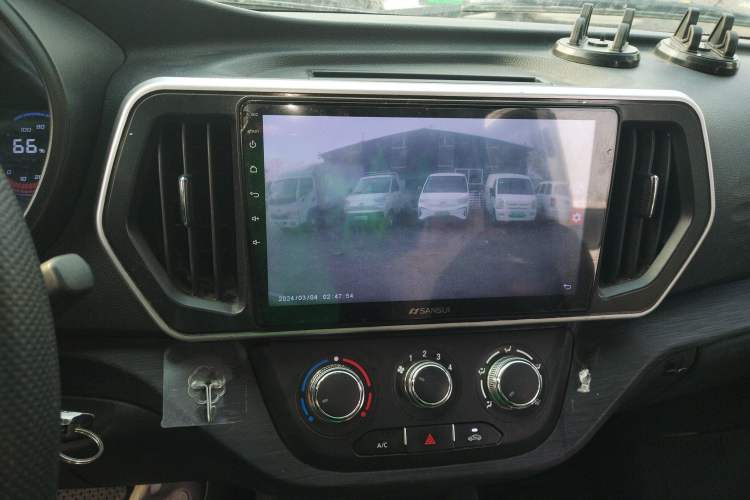 Used CHANGAN KAICHENG Ruixing EM80 2024 Comfort-Style 6-Seater 41.86 kWh Audio And AC Panel