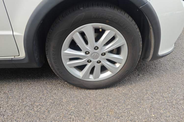 Used Suzuki SX4 2013 1.6L Automatic CoolRide Model Right Front Wheel Hub