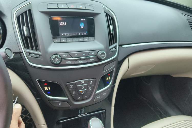 Used Buick Regal 2014 2.0L Leading Fashion Edition