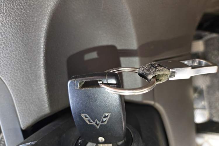 Used Wuling Rongguang V 2016 1.5L Standard Version