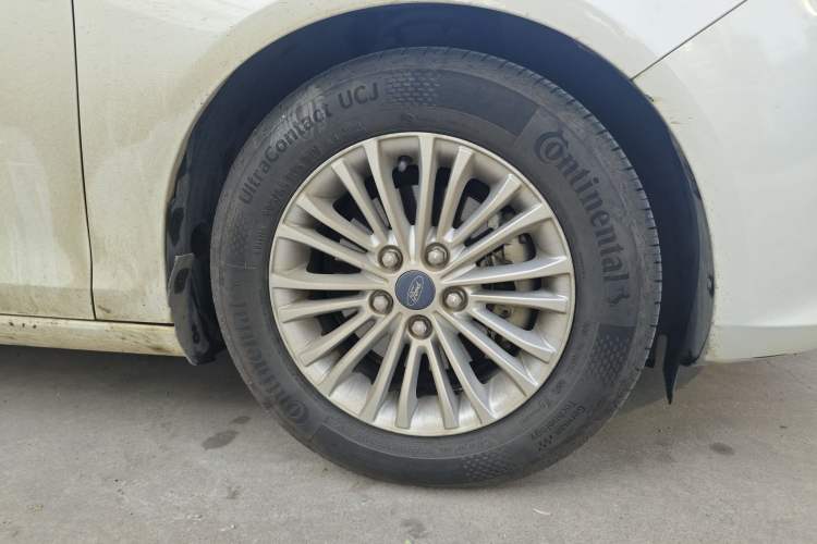 Used Ford Escort 2015 1.5L Manual Comfort Model
