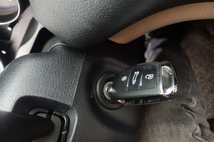 Used Bestune B50 2013 1.6L automatic luxury version
