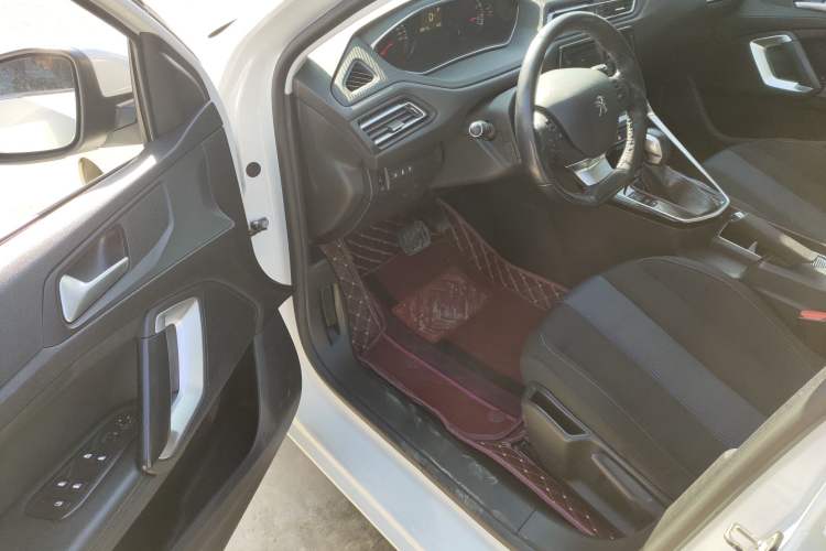 Used Peugeot 308 2018 1.6L Automatic Luxury Edition
