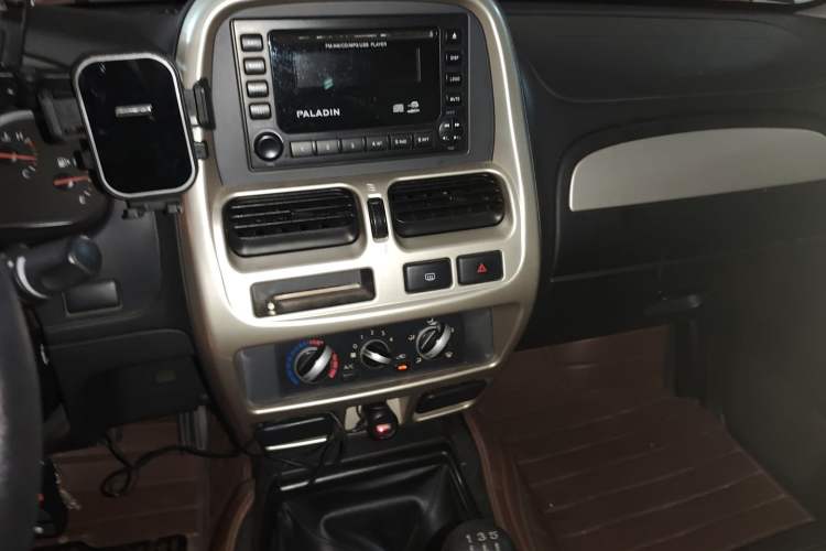 Used Nissan Paladin 2013 2.4L Two-Wheel Drive Standard Edition Emission Standard China IV
