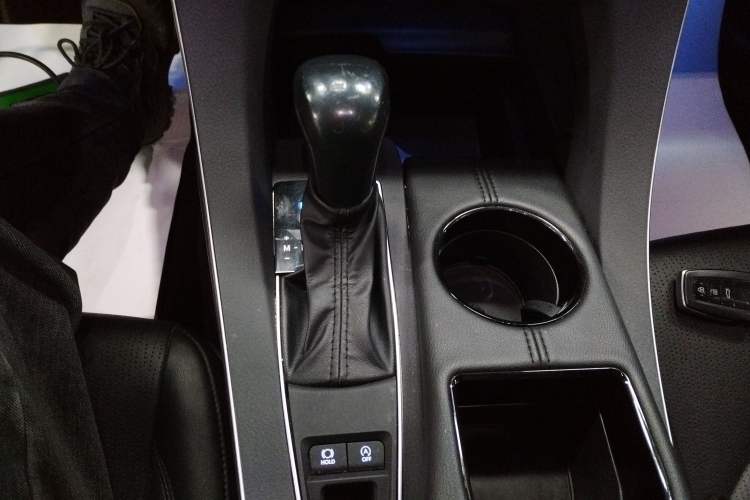 Used Toyota Avalon 2019 2.0L Luxury Edition China VI Standard