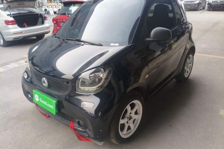 Used smart fortwo 2015 1.0L 52 kW hardtop Dynamic version