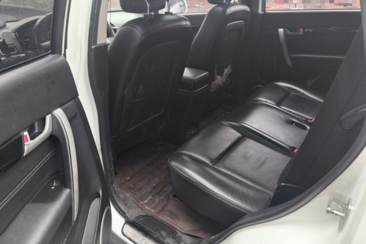 Used Chevrolet Captiva 2015 2.4L 4x4 Flagship Edition 7-Seater