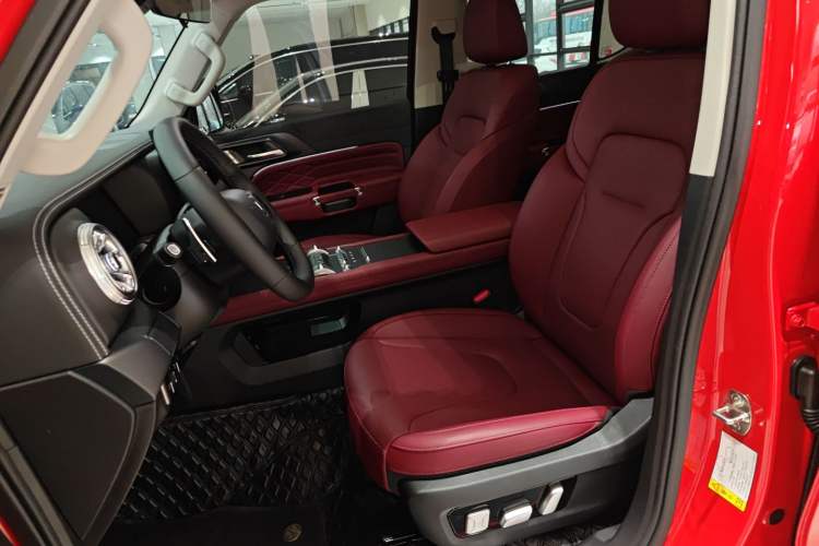 Used Tank 300 New Energy 2025 Hi4-T