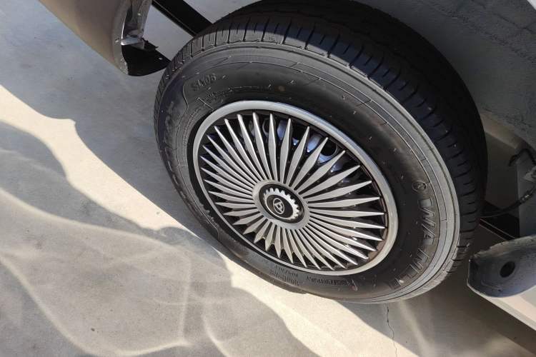 Used SAIC MAXUS Dana V1 2025 V1 Short Wheelbase Low-Roof Multi-Function Version (42 kWh)