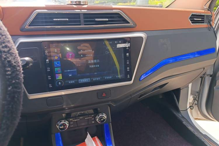 Used Zotye Cloud 100 2018 Cloud 100PLUS Smart Model Audio And AC Panel