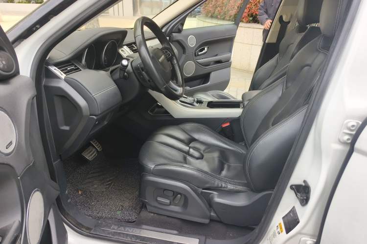 Used Land Rover Range Evoque 2015 2.0T Five-Door Sporty Edition Left Front Seat