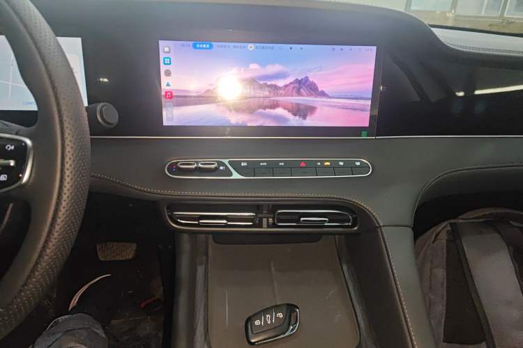 Used Roewe D7 2025 DMH 125km World Champion Edition Audio And AC Panel