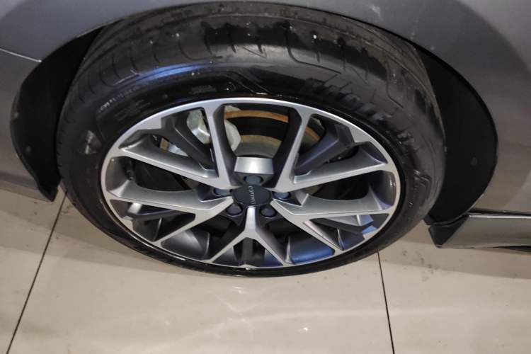 Used Lynk & Co 03 2022 2.0TD DCT JingPro Exterior 5