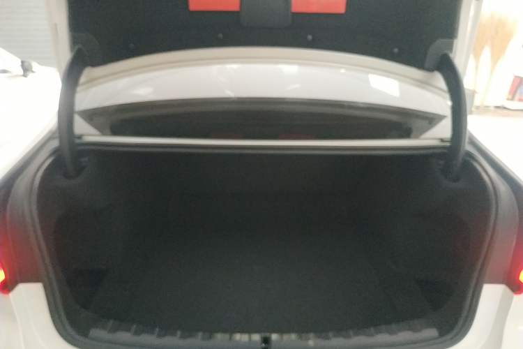 Used BMW 3 Series 2023 325Li M Sport Package Trunk