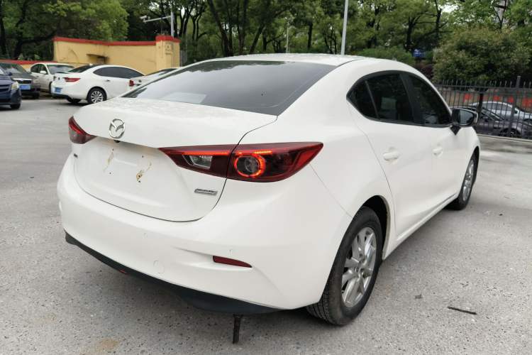 Used Mazda 3 Axela 2017 Sedan 1.5L Automatic Luxury Model China VI Standard
