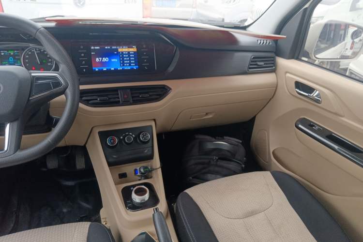 Used Kuayue Kuayue Xing V5 EV 2021 Luxury 6-Seater Passenger Bus with Lingdian System