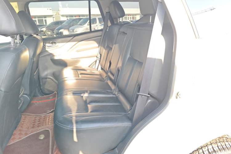 Used Nissan Terra 2020 2.5L XL Upper Automatic Two-Wheel Drive Luxury Edition
