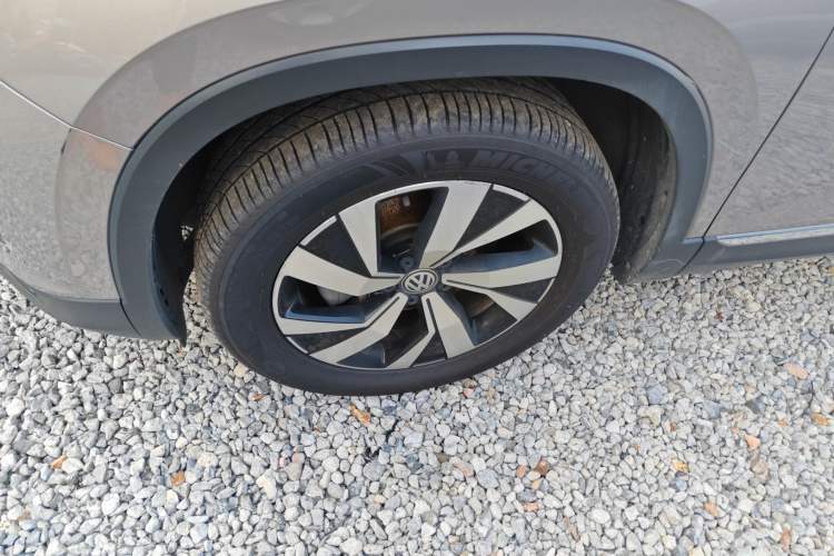 Used Volkswagen Tayron 2019 330TSI Two-Wheel Drive Luxury Model China VI Standard Left Front Wheel Hub