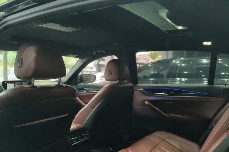 Used BMW 5 Series 2019 530Li Leading Model M Sport Package
