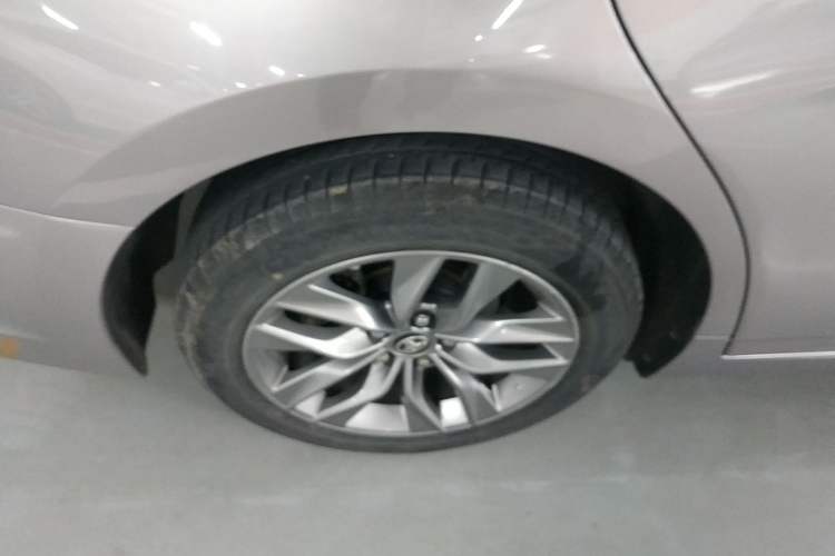 Used Toyota Avalon 2019 2.0L Luxury Edition China VI Standard Right Rear Wheel Hub