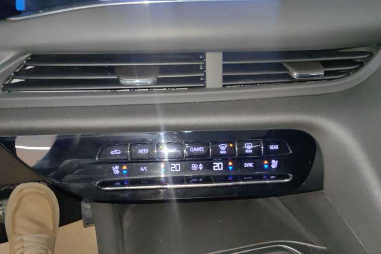 Used Buick Enclave 2020 28T Two-Wheel Drive Prestige Version