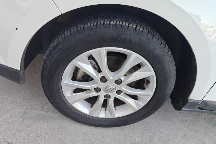 Used Baojun 730 2016 1.8L iAMT Comfort Version 7 Seats Left Front Wheel Hub