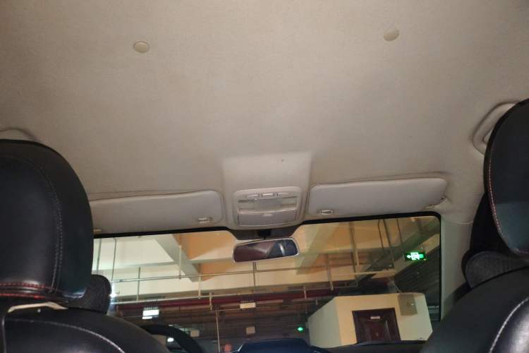 Used Land X8 2015 Explorer Edition 2.0T Diesel 4x4 Luxury Model Headliner