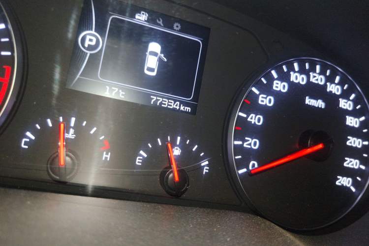 Used Kia K4 2015 1.8L Automatic GLS Special Odometer Close Up