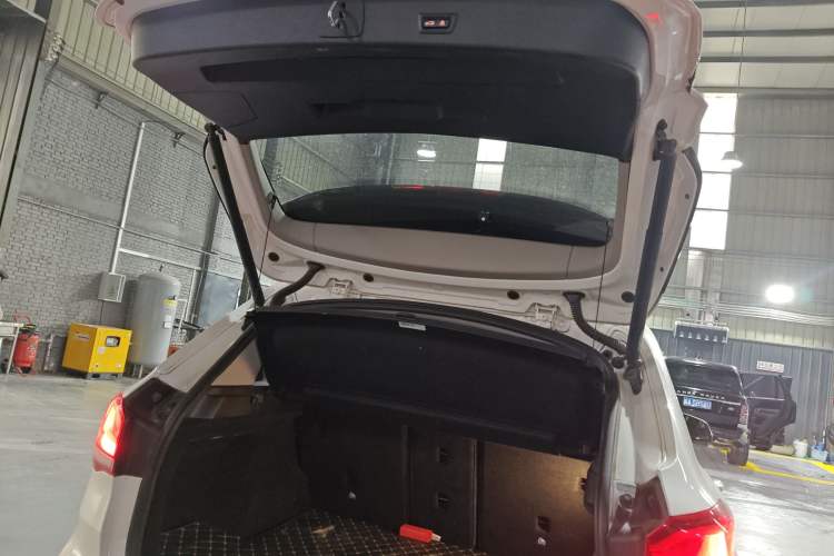 Used BMW X1 2020 sDrive25Li Leading Model Trunk