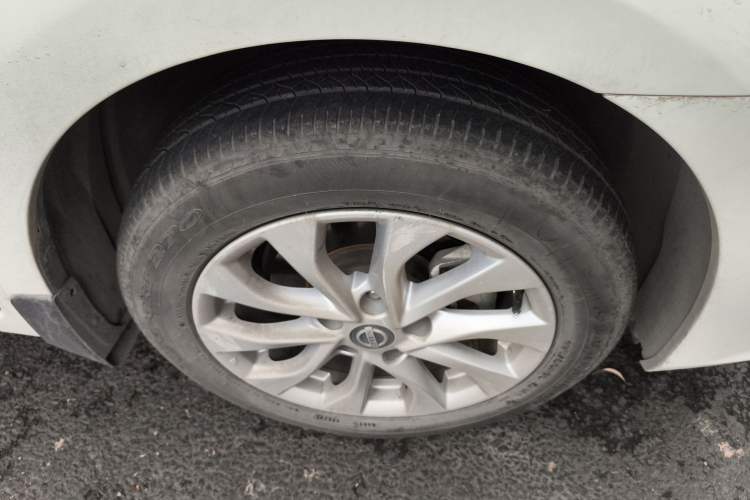 Used Nissan Sylphy 2016 1.6 XL CVT Deluxe Edition Right Front Wheel Hub