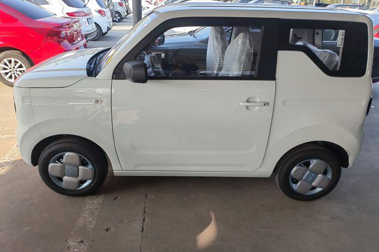Used Geely Galaxy Panda 2024 Panda Mini 200km Endurance Bear
