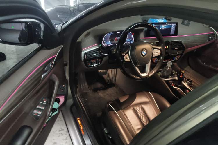 Used BMW 5 Series New Energy 2020 Mileage Upgrade Version 530Le Luxury Package Driver Seat