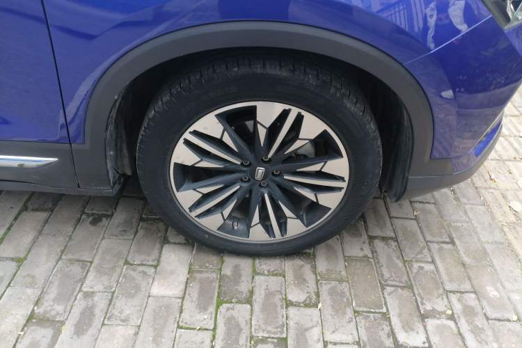 Used Bestune T77 2020 PRO 280 TID Automatic Luxury Model Right Front Wheel Hub