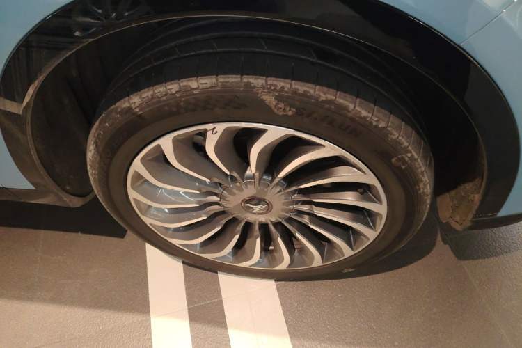 Used VOYAH FREE 2021 Four-Wheel Drive Standard Range-Extended Exclusive Luxury Package Exterior 4