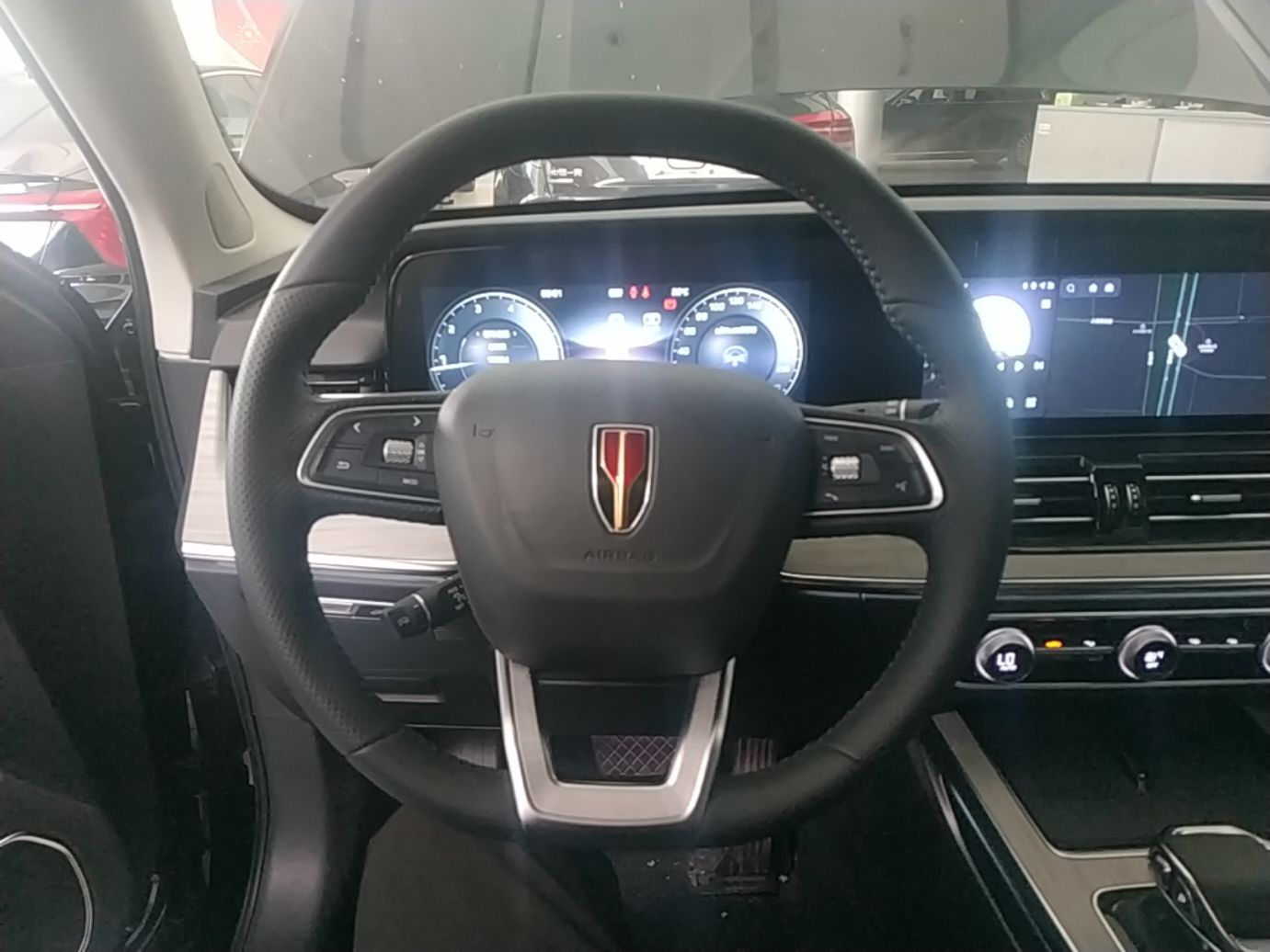 Hongqi HS5 2025 2.0T Two-Wheel Drive Flagship Pro Edition - Chinese Trim Xiang — снимка 15