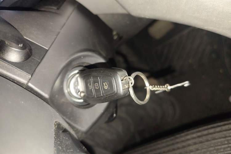 Used Ford Kuga 2013 1.6L GTDi Two-Wheel-Drive Trend Model Vehicle Key