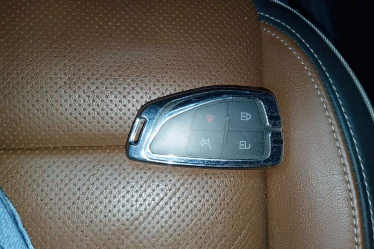 Used Buick Envision 2020 Encore S 652T Two-Wheel Drive Luxury Model Interior 1