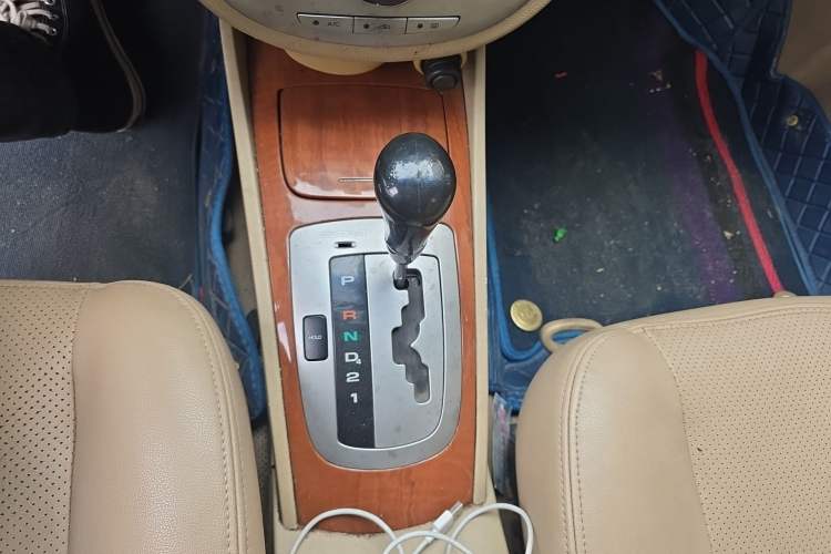 Used Buick Excelle 2011 1.6 LE-AT Gear Lever