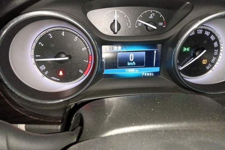 Used Buick Verano 2018 Sedan 15S Automatic Leading Model Odometer Close Up