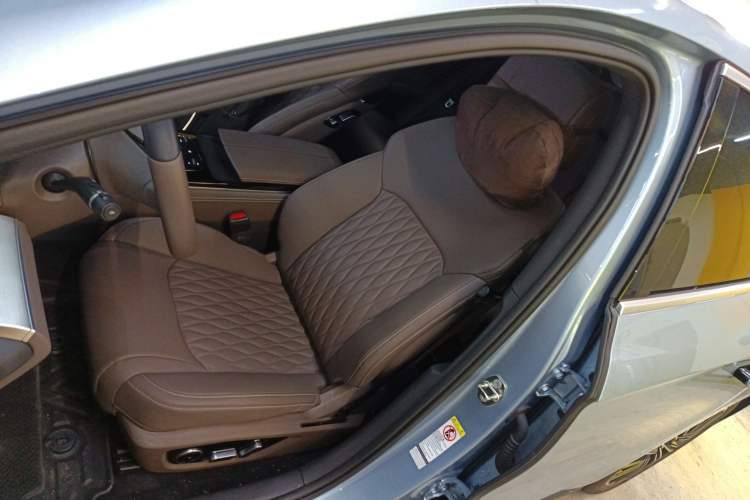 Used BYD Han 2023 DM-i Champion Edition 121KM Prestige Model
